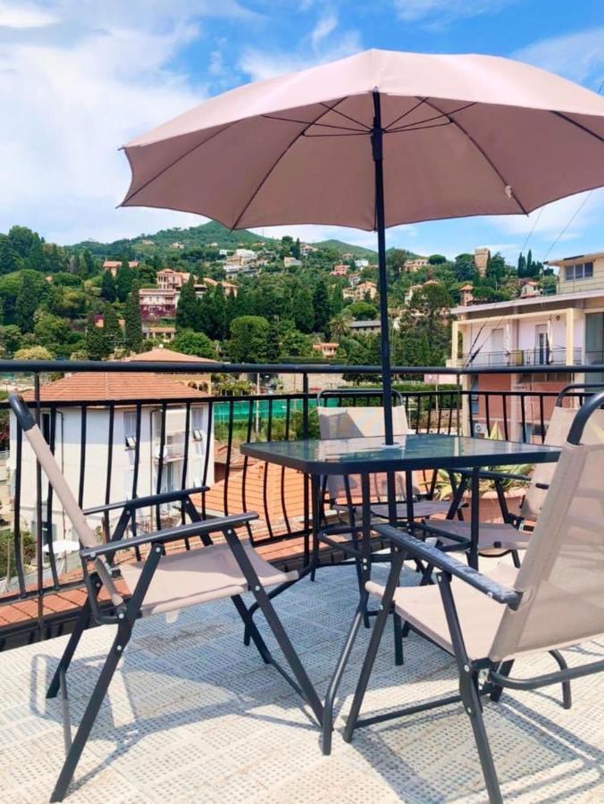 Hotel Alla Fontanella อาลัสซิโอ ภายนอก รูปภาพ
