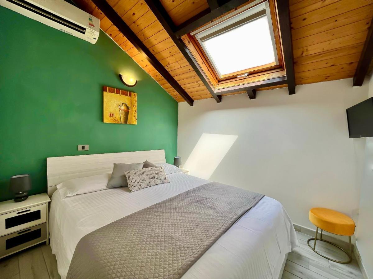 Hotel Alla Fontanella อาลัสซิโอ ภายนอก รูปภาพ