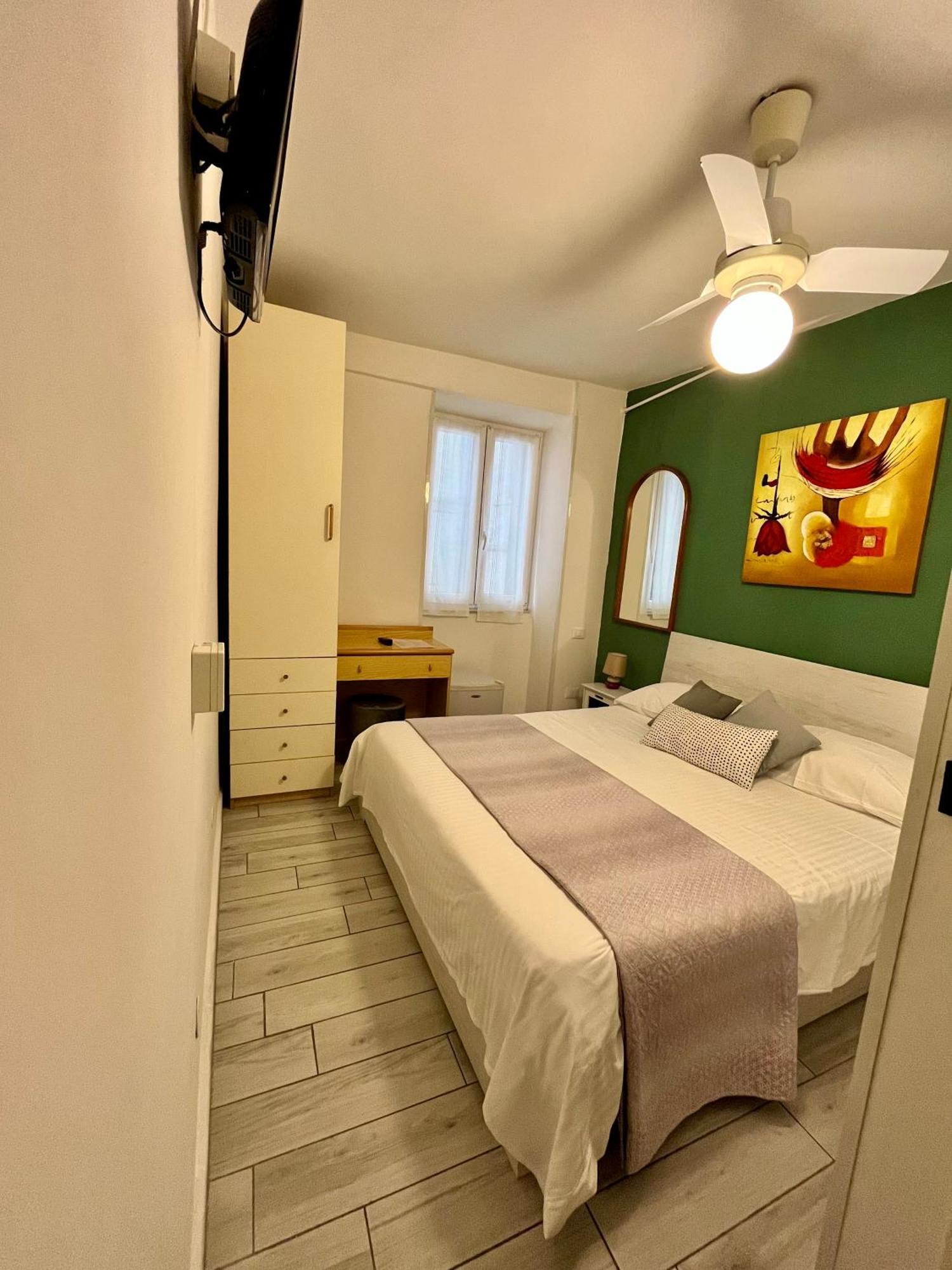 Hotel Alla Fontanella อาลัสซิโอ ห้อง รูปภาพ
